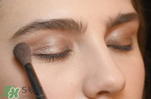 �۵�Һ����Ϳ���۲��𣿷۵�ҺͿ���۲���ʲôΣ����